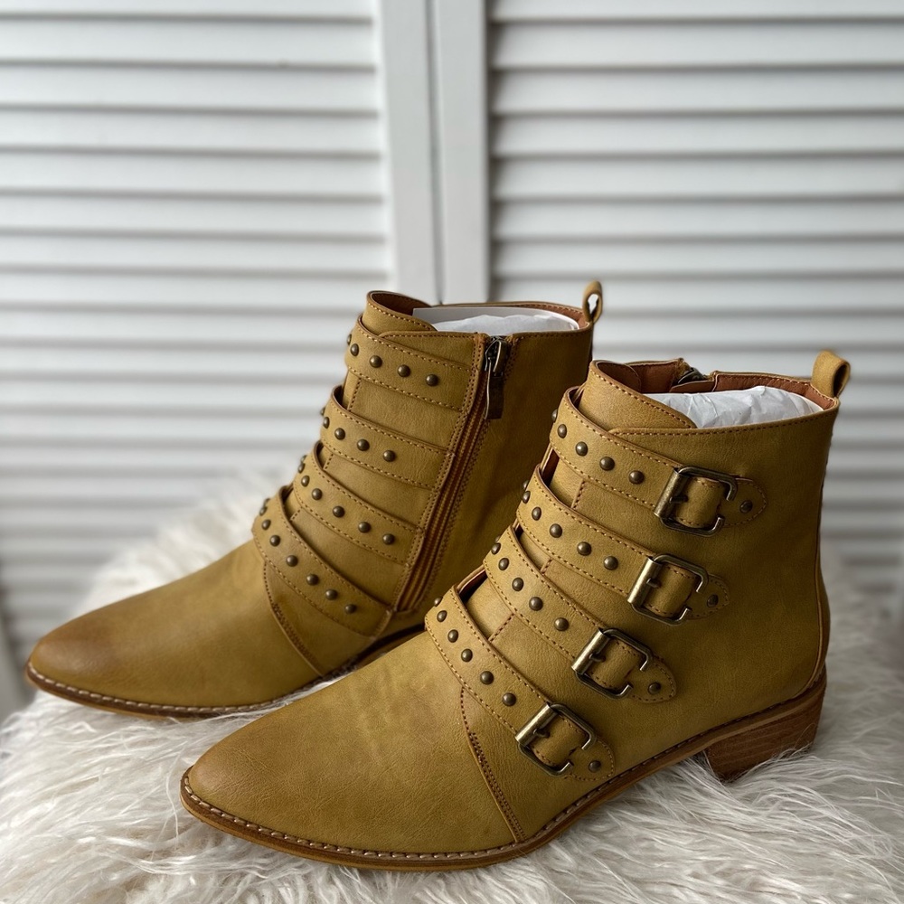 Light Camel Ankle Booties